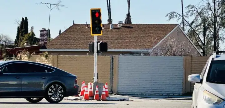 Tín Hiệu Ánh Sáng Bên Ngoài (external Lighting Signals) Tín Hiệu Ánh Sáng Bên Ngoài (external Lighting Signals)