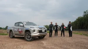 Tranh To Mau Đội Xe Ô Tô Đua