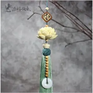 Khánh Treo Xe Ô Tô Hình Hoa Sen Dây Xanh Mang Lại Bình An, May Mắn