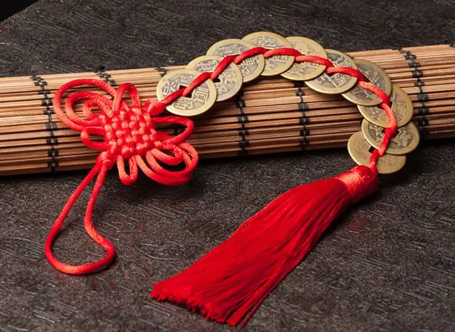 Khánh Treo Xe Ô Tô Đồng Tiền Xu