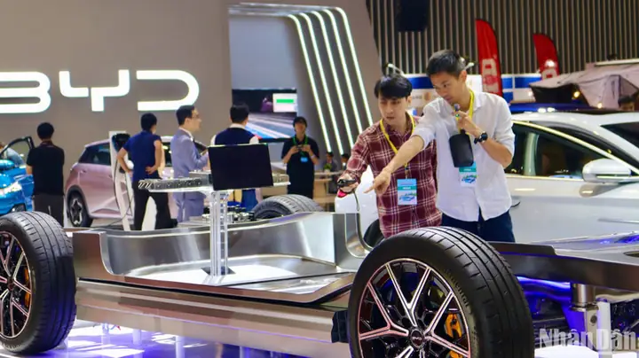 Công Nghệ Xanh Được Nhiều Hãng Xe Giới Thiệu Tại Triển Lãm Lần Này.