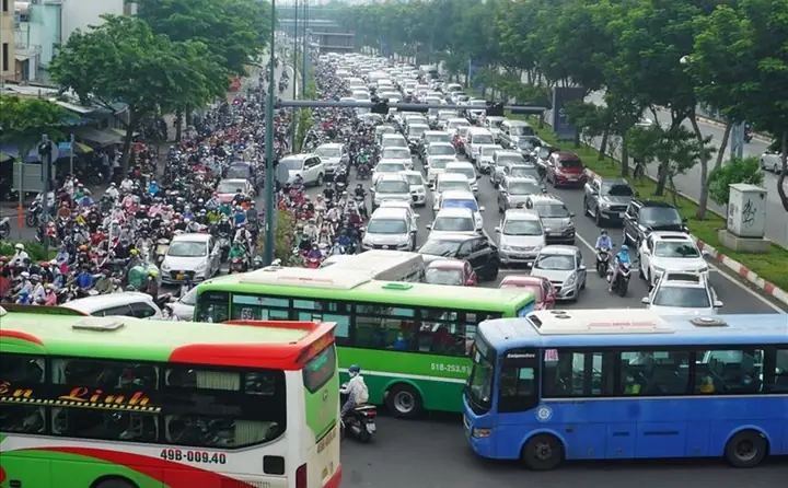 Vai Trò Trợ Lý Kế Toán Dịch Vụ Vận Tải Xe Tải Và Bus: Kiến Thức Cần Thiết