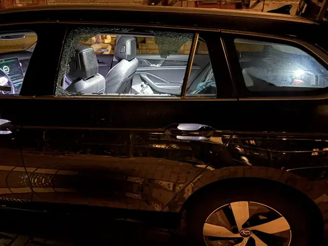 Trộm Xe Ô Tô Ngăn Chiến Tranh Thế Giới: Phân Tích Kịch Bản