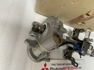 Trụ Lái Xe Mitsubishi Outlander