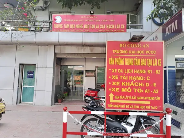 Hướng Dẫn Toàn Diện Chọn Trung Tâm Đào Tạo Lái Xe Ô Tô Uy Tín