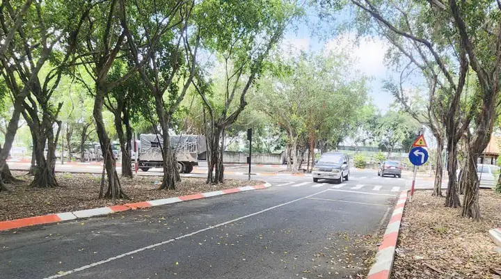 Với Mức Phí Học Dạy Lái Xe Ô Tô Chỉ 17 Triệu Đồng, Trung Tâm Giáo Dục Nghề Nghiệp Lái Xe Trường Vinh (trung Tâm Trường Vinh) Đang Được Nhiều Sinh Viên, Người Lao Động Trên Địa Bàn Tp. Hcm Lựa Chọn Đăng Ký Tham Gia Khóa Học.