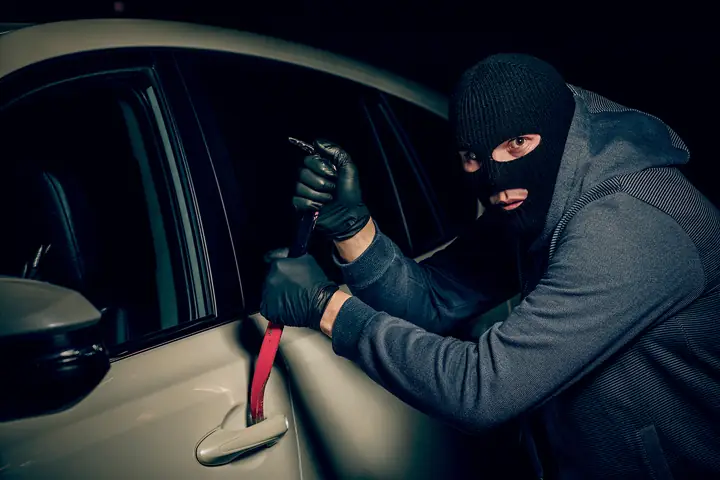 Mua Bảo Hiểm Tự Nguyện Xe Ô Tô Nào Thì Sẽ Được Bồi Thường Khi Xe Bị Trộm Cắp? Điều Kiện Bồi Thường Dành Cho Chủ Xe Hơi Bị Trộm Là Gì? Cùng Saladin Tìm Hiểu Nhé.