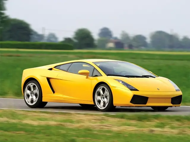 Tuổi Bính Tuất Hợp Màu Xe Ô Tô Gì?