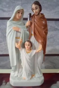 Tượng Thánh Maria Để Xe Ô Tô: Ý Nghĩa Và 5 Lưu Ý An Toàn