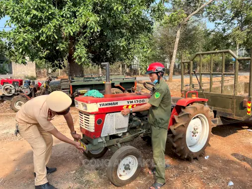 Tuyê N Thơ Da N Decal Xe Ô Tô