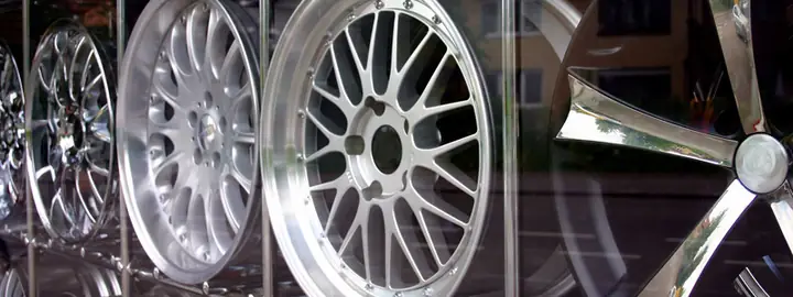 Nhá»±a Äæ°á»£c Sá»­ Dá»¥ng Nhiá»u Trong Sáº£n Xuáº¥t Ã´ Tã´ Nhæ° Báº£ng Äiá»u Khiá»n, Äá»ng Há», Bá» Chuyá»n Máº¡ch...