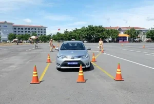 Cach Huong Dan Lai Xe O To Hinh Chu Chi