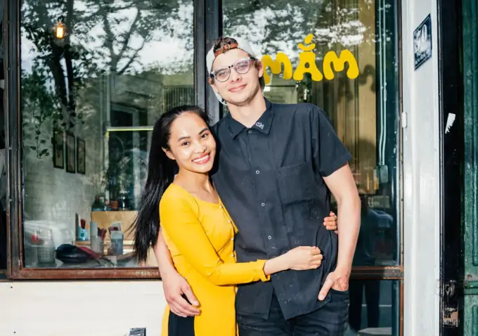 Vợ Đòi Đứng Tên Xe Ô Tô: Nên Hay Không Và Thủ Tục Pháp Lý