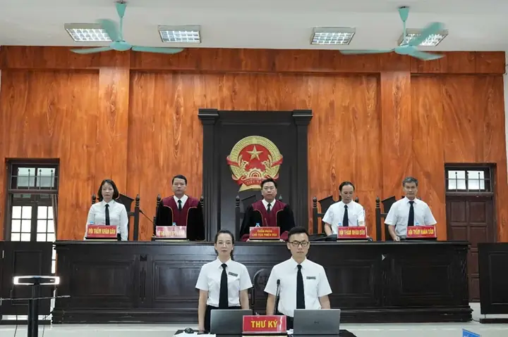 Vụ Án Tại Thái Nguyên Xe Ô Tô Đi Tù