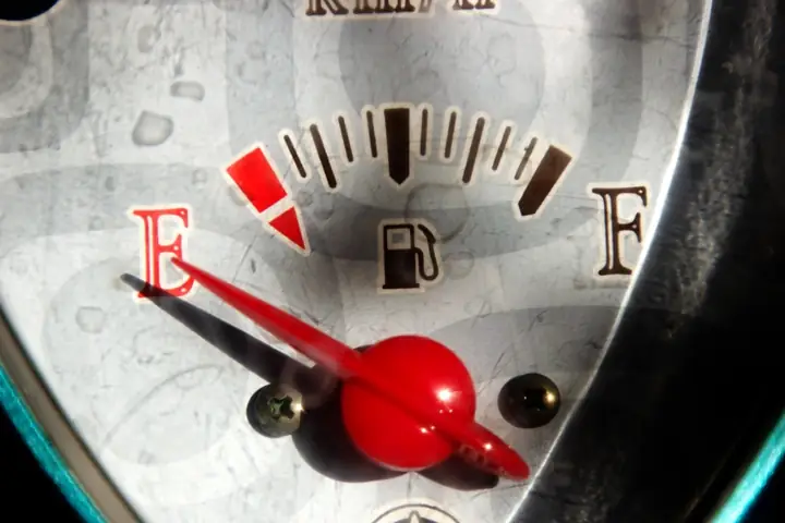 Táº¡i Sao Khã´ng Nãªn Äá» Xe Thæ°á»ng Xuyãªn Cháº¡m Váº¡ch Äá»?