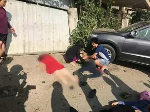 Tai Nạn Thảm Khốc Xe Khách Tông Ô Tô 7 Chỗ, 3 Người Đi Chúc Tết Tử Vong - Ảnh 1.