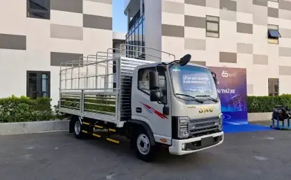 Xe Tải Jac N250s E5 2.25 Tấn Thùng Bạt 4.2m
