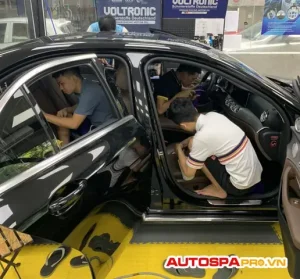 Vệ Sinh Làm Sạch Nội Thất Sàn Xe