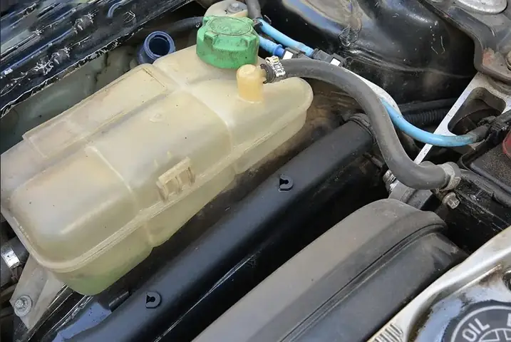 Xe Thiếu Nước Làm Mát