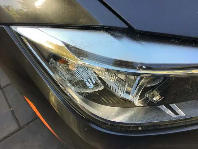 Bước 1 - Tháo Cụm Đèn Pha