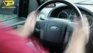 Nguyên Nhân Xe Ô Tô Bị Rung Tay Lái