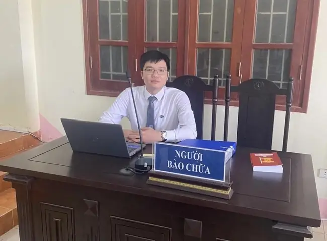 Tàu Hoả Đâm Nát Đầu Ô Tô Dừng Đỗ Cạnh Đường Ray, Ai Phải Bồi Thường?- Ảnh 2.