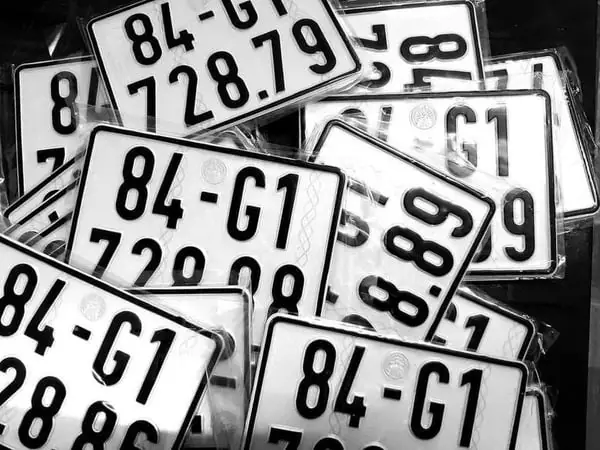 Biển Số Xe Màu Trắng