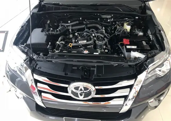 Vị Trí Bố Trí Ắc Quy Xe Toyota Camry (2.0 Đến 3.5) Nằm Ở Đâu ?