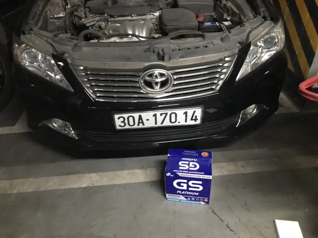 Toyota Camry Nên Thay Ắc Quy Gì?