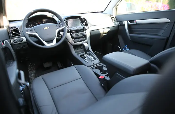 Chevrolet Captiva Revv 2016 O Viet Nam Anh 3