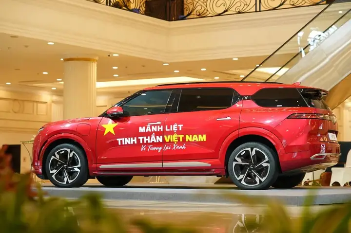 Xe Ô Tô Chiê N Xa Thâ N Thu