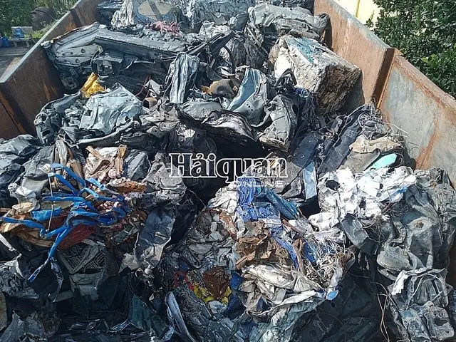 Mỗi Xe Tải Chở Hơn Chục Tấn Phế Liệu Bị Bắt Giữ