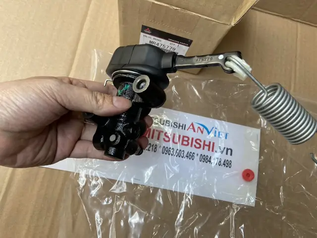 Một Số Lưu Ý Khi Chọn Mua Bộ Chia Dầu Phanh Xe Mitsubishi Pajero Ngân Hàng, Pajero Chở Tiền, V73, V93 Hàngchính Hãng: