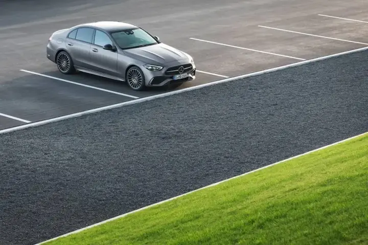 Mercedes-benz C-class. Ảnh: Motorbiscuit.