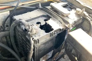 Cọc Ắc Quy Là Gì? Tình Trạng Cọc Ắc Quy Bị Cháy Đáng Chú Ý