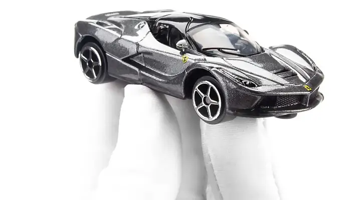 Thông Tin Cơ Bản Về Mô Hình Xe Ferrari Laferrari 1:64