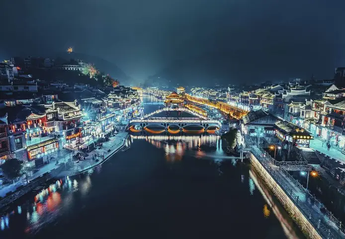 Ngày 2 Tour Phượng Hoàng Cổ Trấn – Trương Gia Giới 6n5đ: Cát Thủ – Phượng Hoàng Cổ Trấn ( Bao Gồm: Ăn Sáng, Trưa, Tối) Ngày 2 Tour Phượng Hoàng Cổ Trấn – Trương Gia Giới 6n5đ: Cát Thủ – Phượng Hoàng Cổ Trấn ( Bao Gồm: Ăn Sáng, Trưa, Tối)