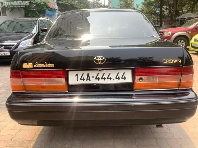 Mô Tả Về Xe Toyota Crown 25 Năm
