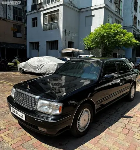 Xe Toyota Crown 25 Năm Bán Giá Tiền Tỷ