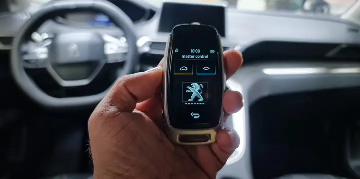 Lý Do Bạn Nên Mua Ốp Bọc Chìa Khóa Cho Xe Peugeot