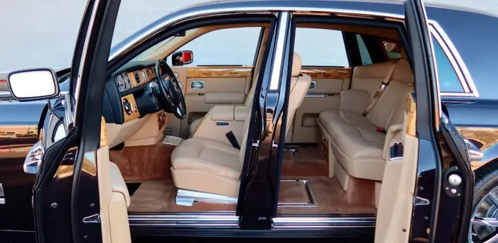 Xe Ô Tô Có Nội Thất Tốt