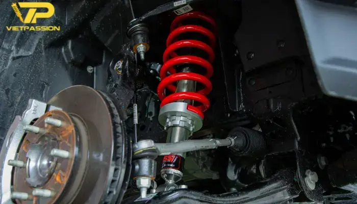 Những Ảnh Hưởng Khi Giảm Xóc Xe Ô Tô Kêu Két Két