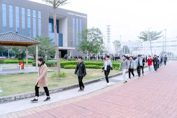 Trải Nghiệm Của Sinh Viên Khoa Điện Tử Tại Lg Display Việt Nam (hải Phòng)