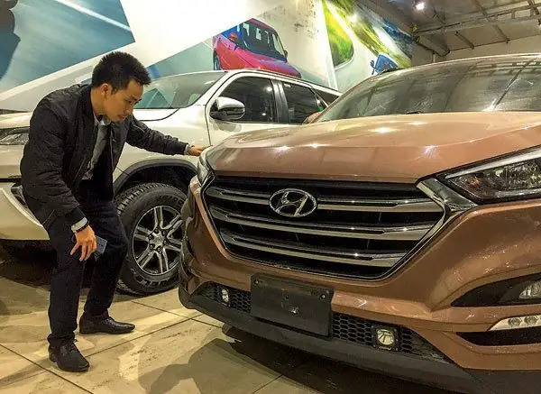 Xe Mới Khan Hàng, Ô Tô Cũ Sôi Động Cận Tết