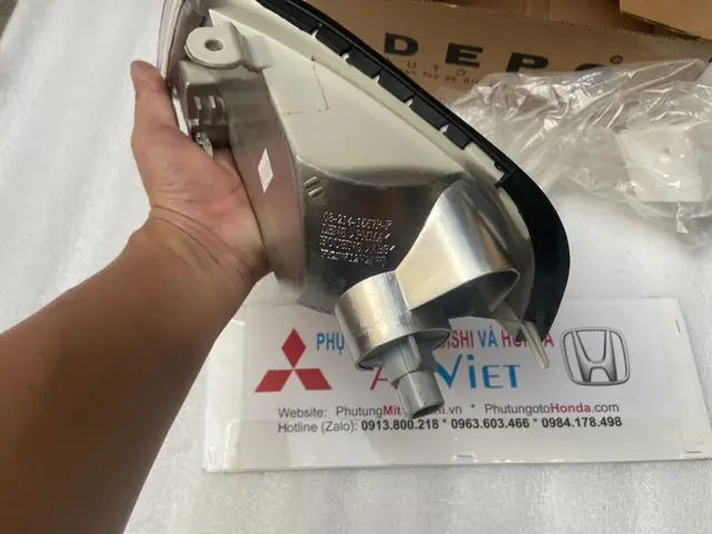 Một Số Lưu Ý Khi Chọn Mua Đèn Xi Nhan Xe Mitsubishi Lancer 2000-2002 Hàngchính Hãng: Một Số Lưu Ý Khi Chọn Mua Đèn Xi Nhan Xe Mitsubishi Lancer 2000-2002 Hàngchính Hãng: