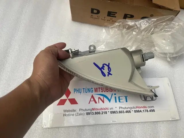 Quyền Lợi Của Khách Hàng Khi Mua Đèn Xi Nhan Xe Tại Phụ Tùng Mitsubishi An Việt: Quyền Lợi Của Khách Hàng Khi Mua Đèn Xi Nhan Xe Tại Phụ Tùng Mitsubishi An Việt: