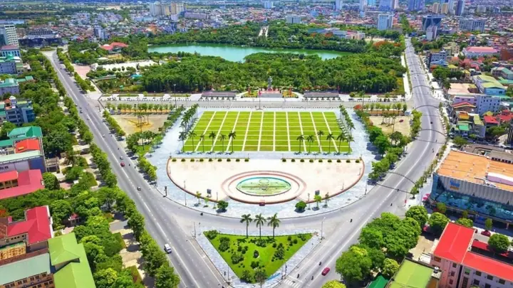 Quang Truong Ho Chi Minh Nghe An.jpg