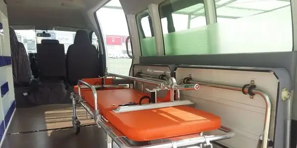 Xưởng Hoán Cải Xe Toyota Hiace Thành Xe Cứu Thương | Địa Chỉ Chuyên Hoán Cải Ô Tô Tại Hà Nội