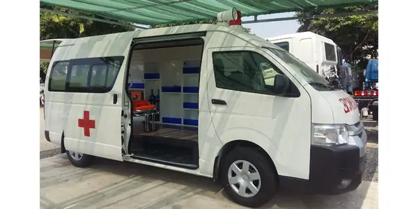 Xưởng Hoán Cải Xe Toyota Hiace Thành Xe Cứu Thương | Địa Chỉ Chuyên Hoán Cải Ô Tô Tại Hà Nội