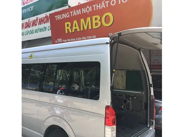 Xưởng Hoán Cải Xe Toyota Hiace Thành Xe Cứu Thương | Địa Chỉ Chuyên Hoán Cải Ô Tô Tại Hà Nội